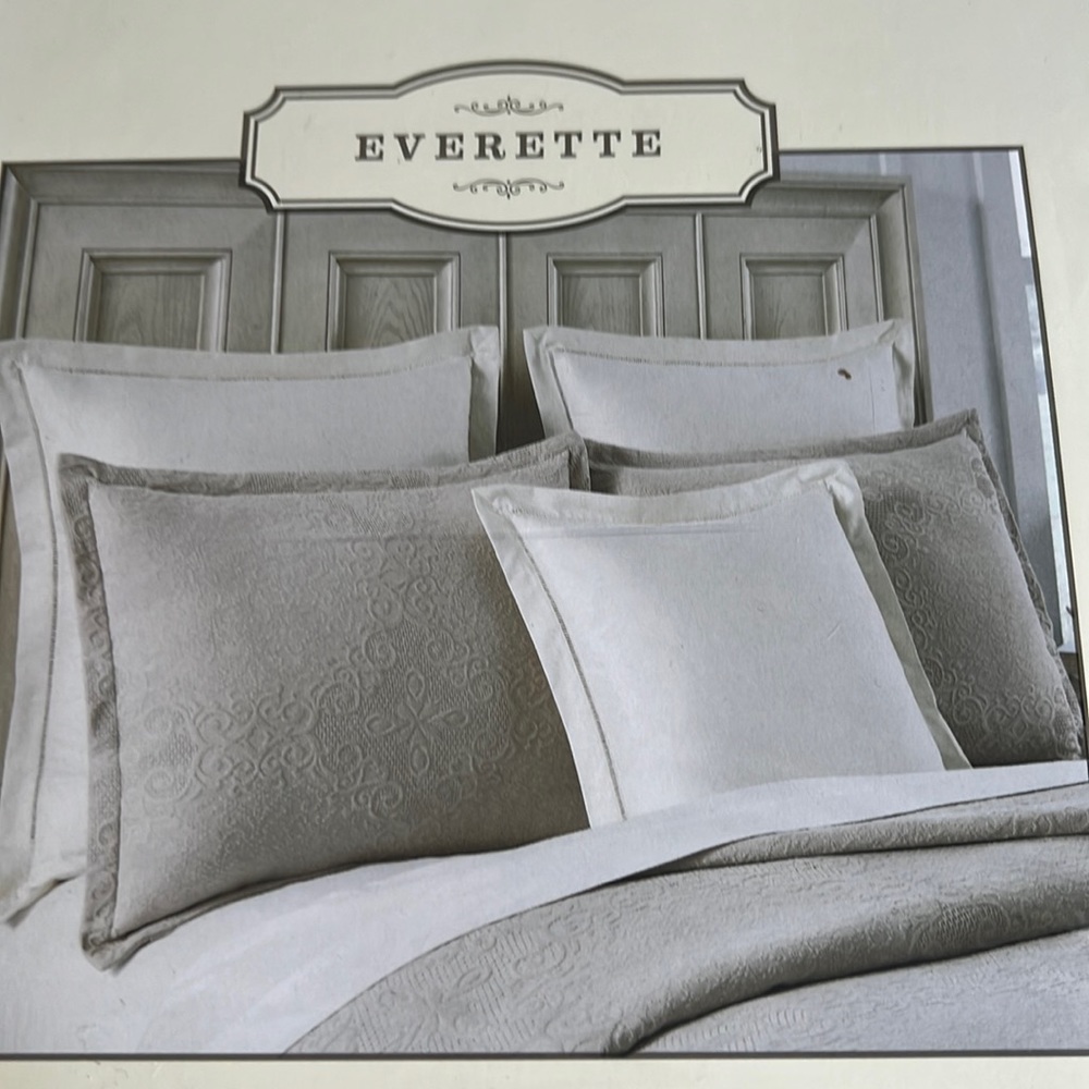 SOUTHERN LIVING EVERETTE COVERLET MINI SET IN 100% COTTON. FULL/ QUEEN SIZE.